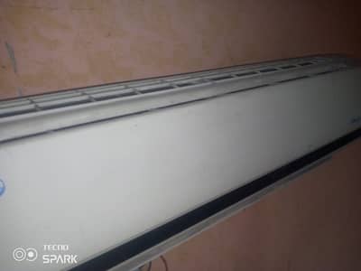 #03337713490 good condtition pel split ac 1.5 ton working condtitio
