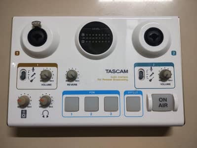 Tascam Mini Studio Creator US-42 Audio Interface