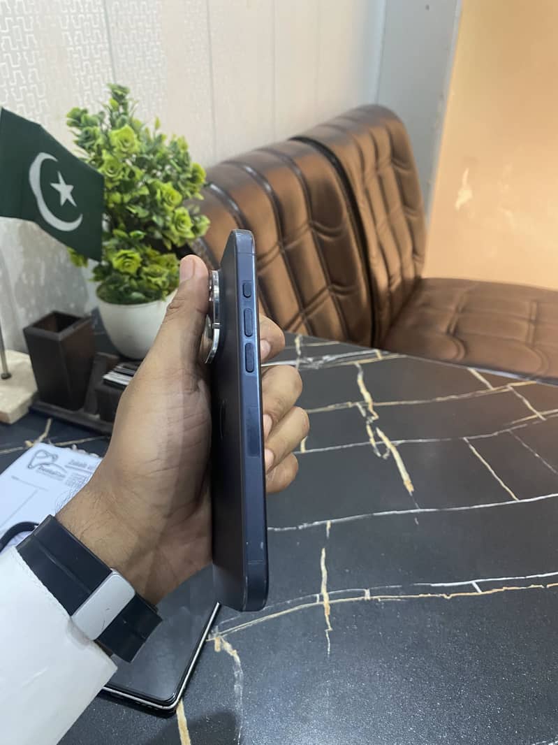 iPhone 15 pro 0