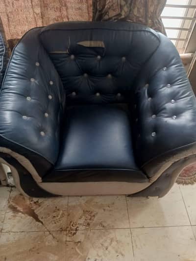 Sofa Set Good Quality Foam only a little bit need repair