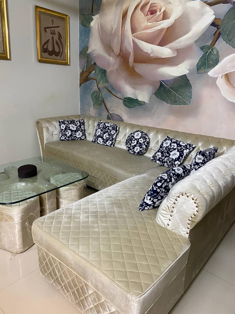 L Shape sofa set with Table 0