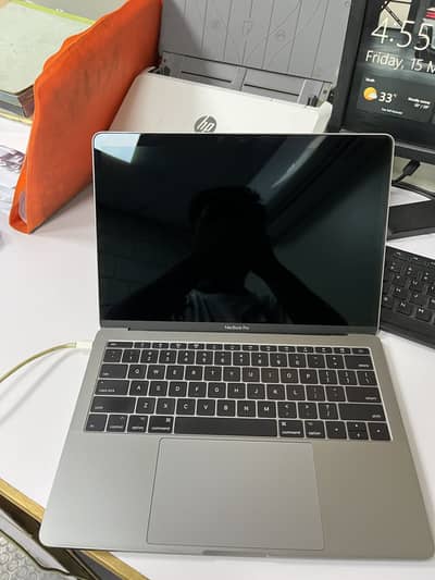 MacBook Pro 2017 with box exchange possible