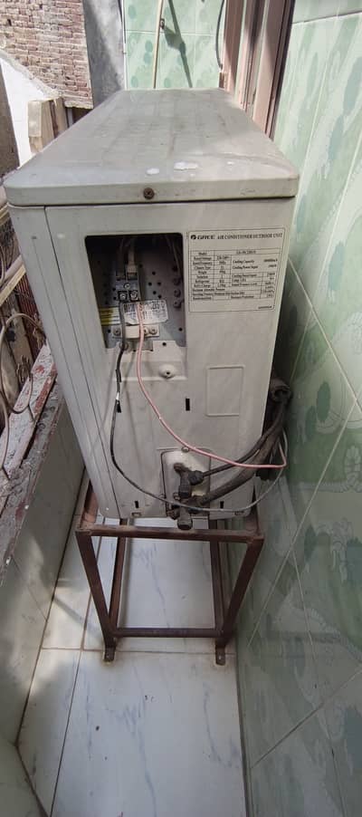 A/C GREE VERY GOOD CONDITION NOT REPAIRED ORIGINAL CONDITION FOR SALE