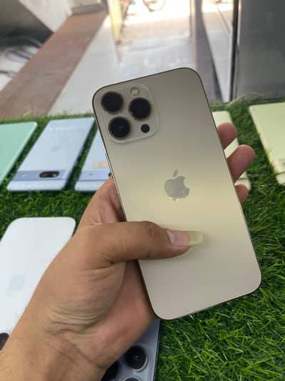 10/10 condition i phone 13  max non pta