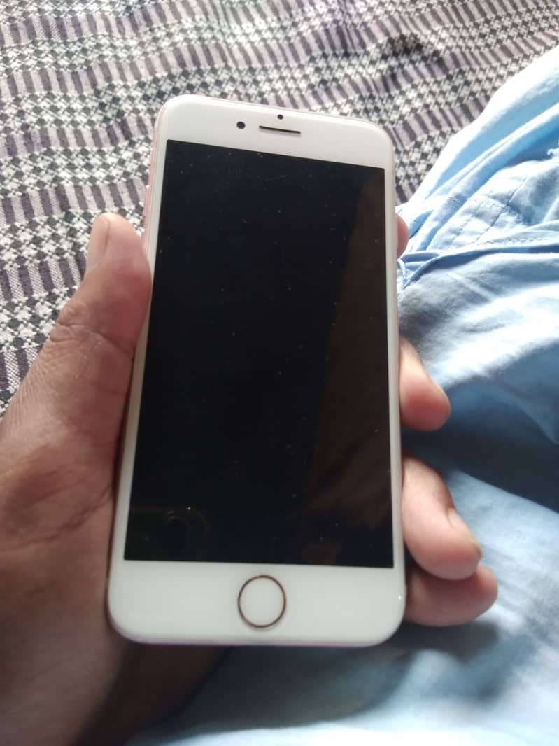 Apple iPhone 7 1