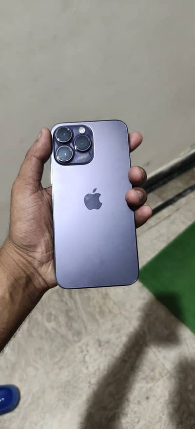 Single hand used phone 03226133312