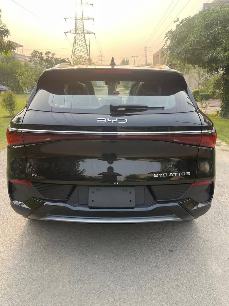 BYD ATTO 3 2