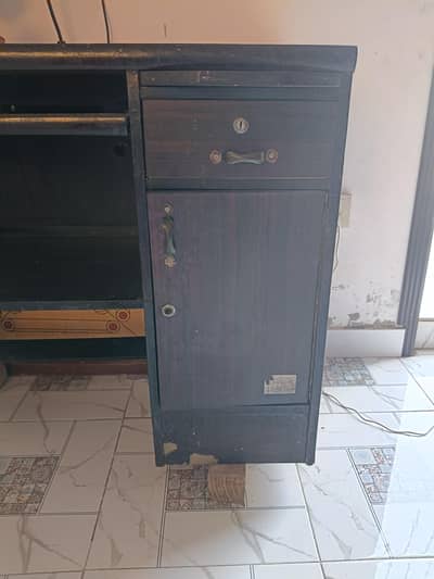 Computer table