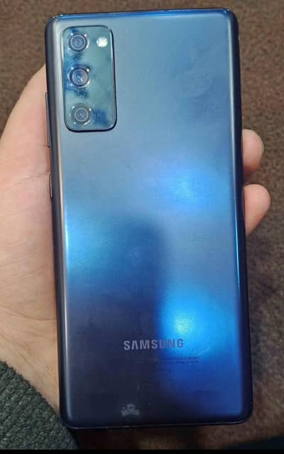 Samsung s20 fe 8 ram hai 128 GB hai non shid no dot sub Kuch ok hai