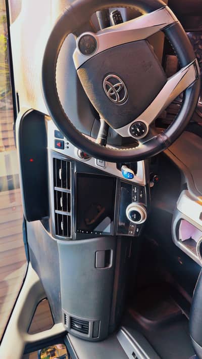 Toyota Prius Alpha S Touring 2013/16