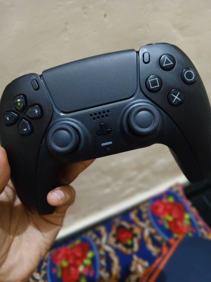 PS5 Black Controller 2