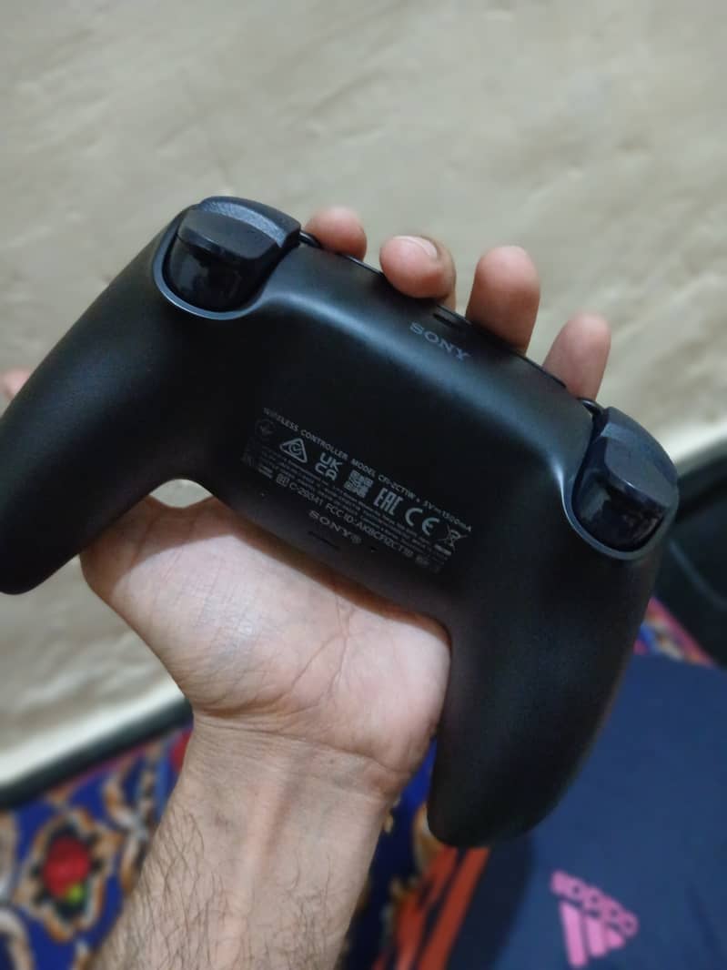 PS5 Black Controller 3