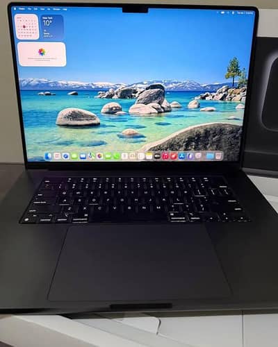 apple Mac book pro m4 2024 urgent sale watsap 03291664108
