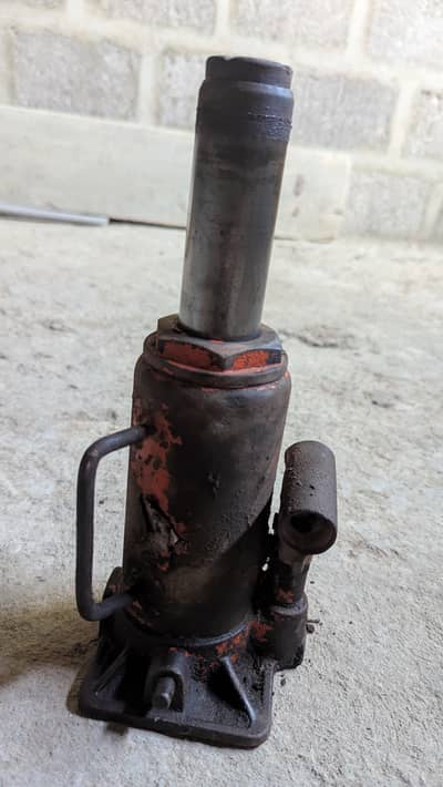 hydraulic jack