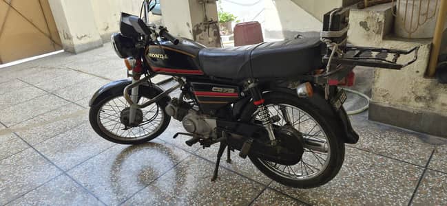 antique well maintained honda Bike 1986 model