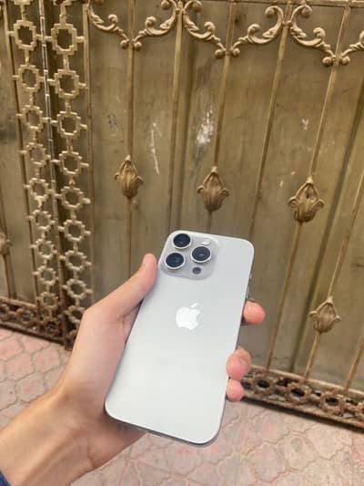 iphone 15 pro silver taitanium