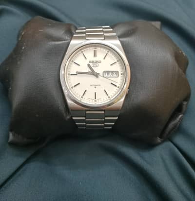 Seiko 5 Day and Date