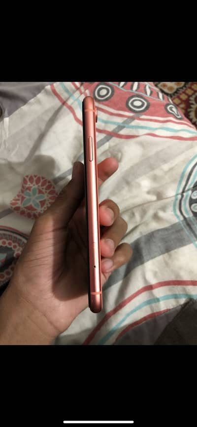 Betufiul mobile 64 gb 89 battery helath all ok camera is very beautifu