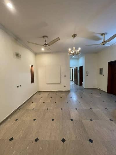 10 Marla Portion Avaliable For Rent
