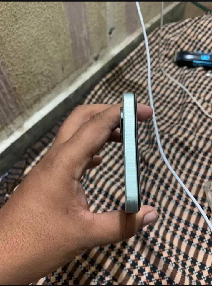 REALME NOTE 60X 4