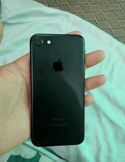 iPhone 7 Good condition No Scratches all okay 83 battery health