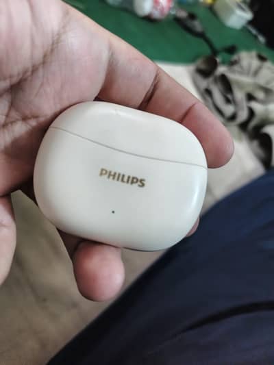 philips TAT 1320  airpods . . . .