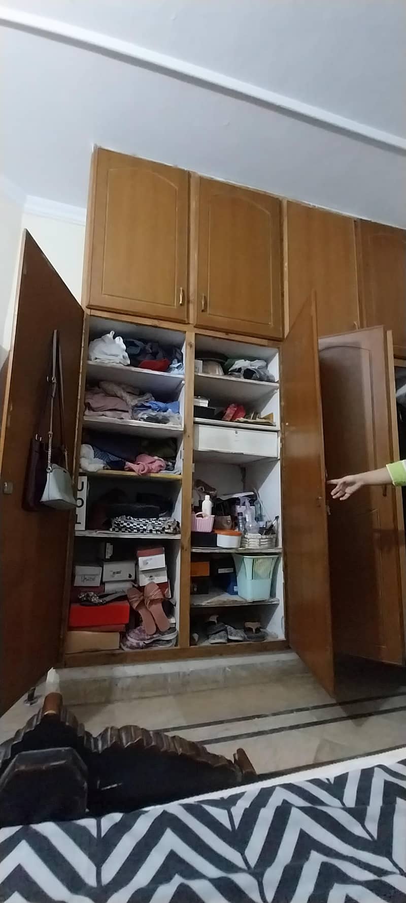 wardrobe 3