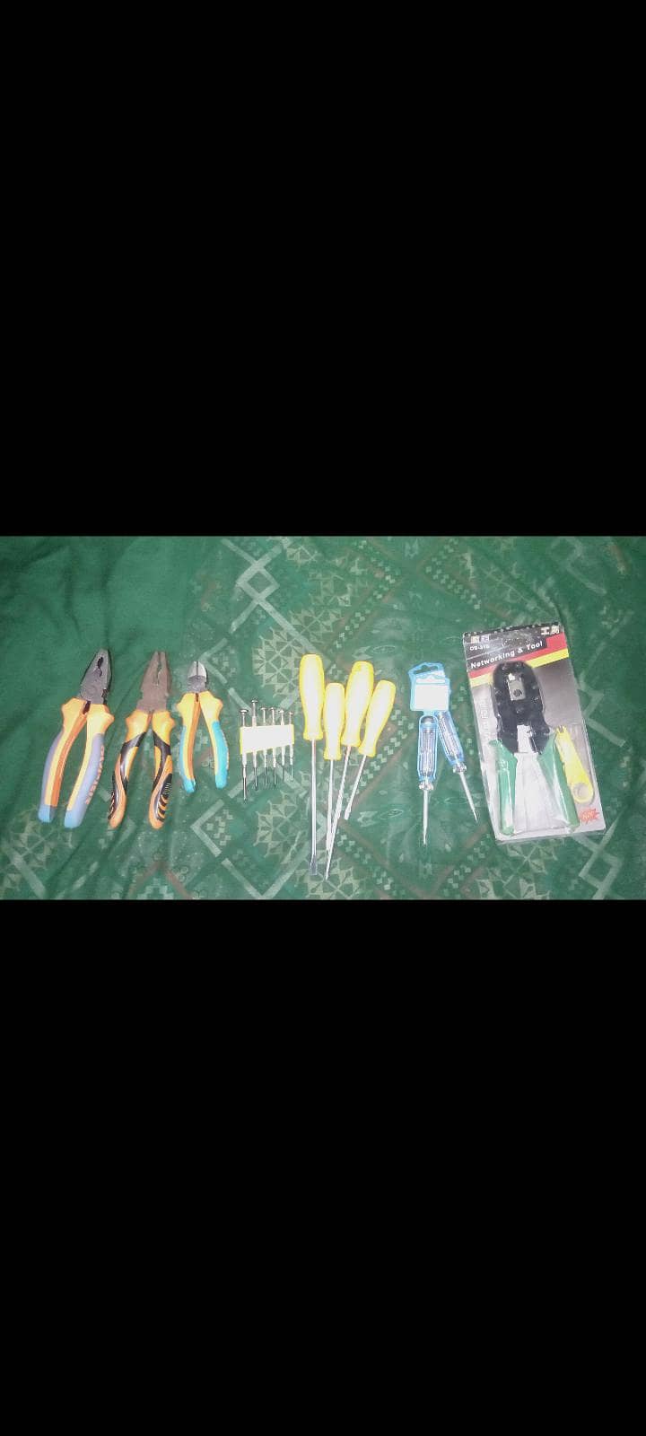Tool set and box 1