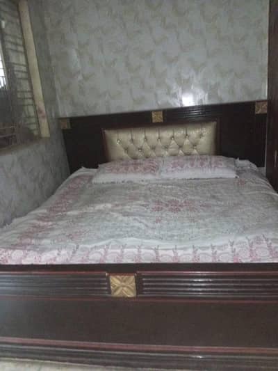bed set used condition 10 by 9