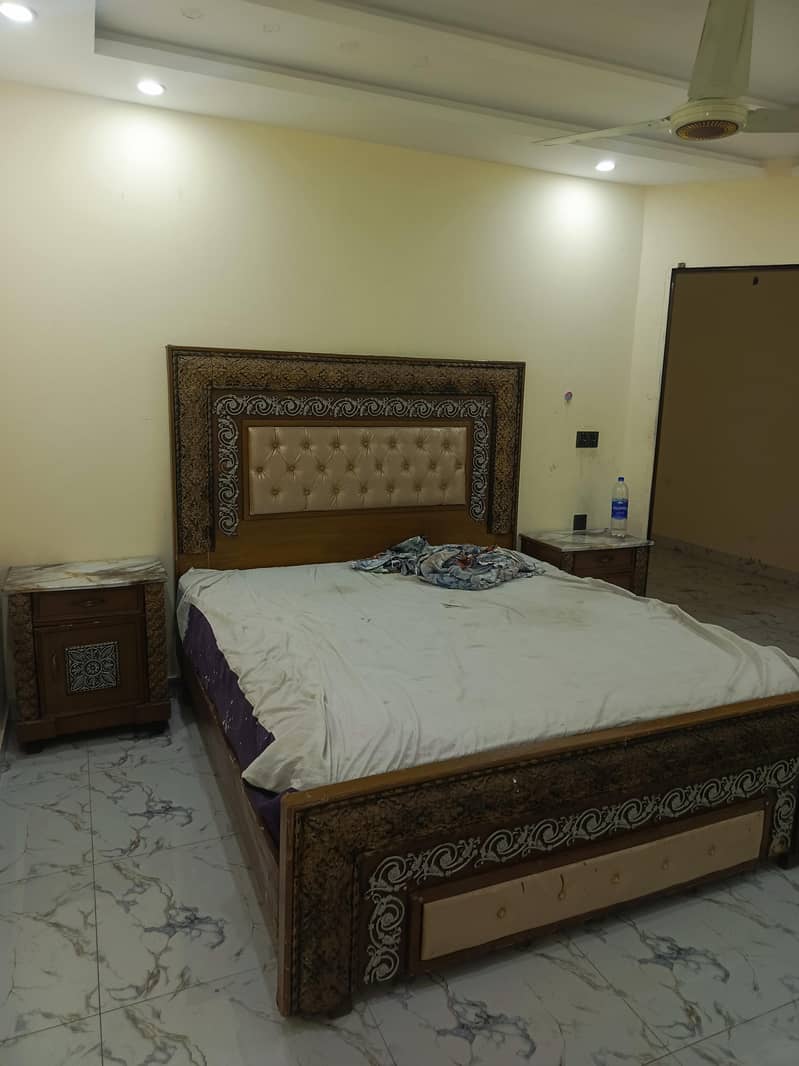 ڈبل بیڈ  فل موٹا میٹرس سائیڈ ٹیبل 0