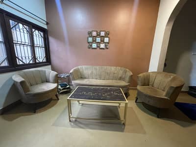 Sofa set with center table