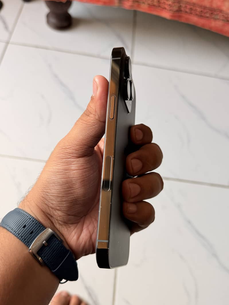 Iphone 14 pro max 2
