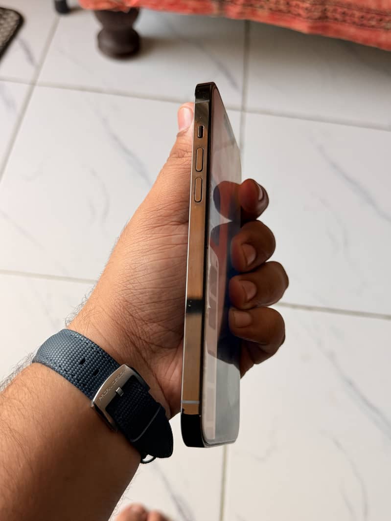 Iphone 14 pro max 4