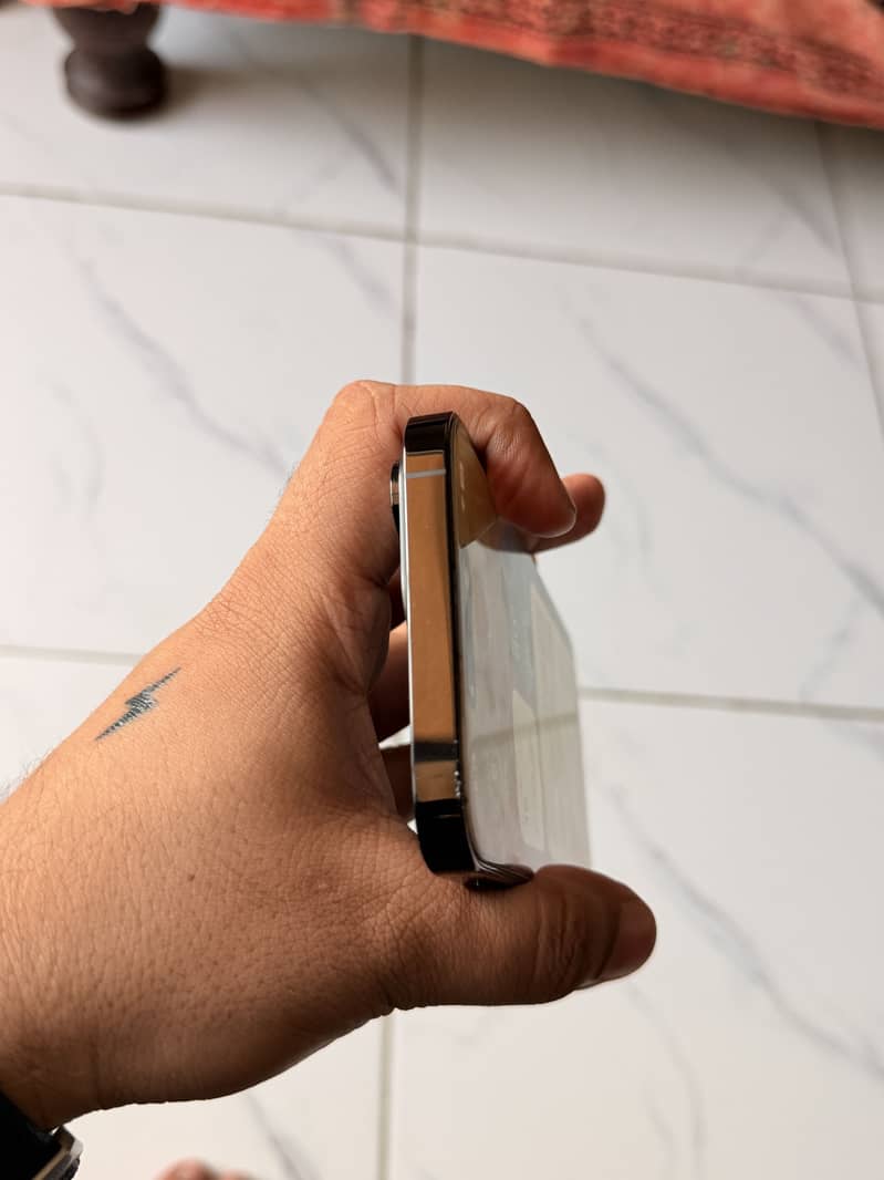 Iphone 14 pro max 5