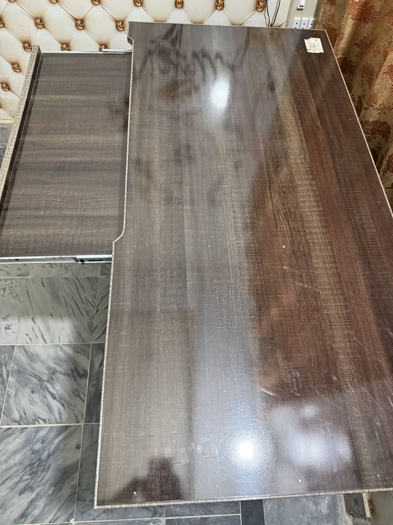 Computer Gaming Table 1