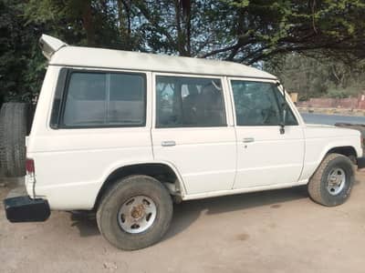 Mitsubishi Pajero 1985 model in only 790000