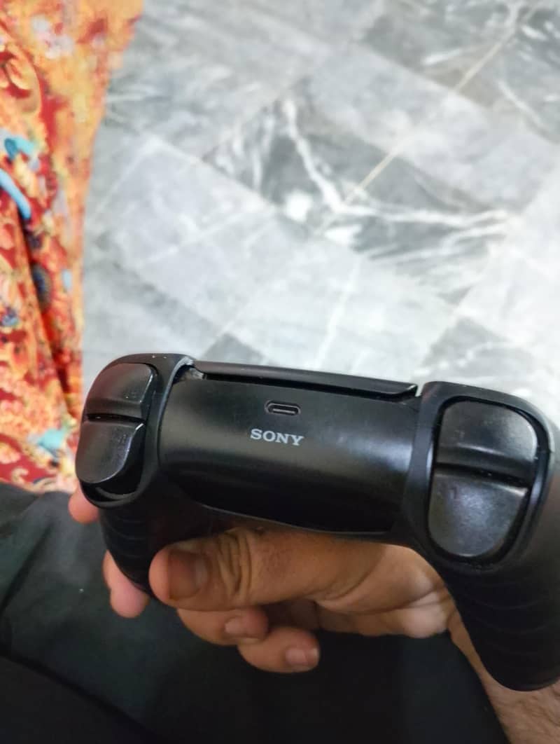 PS 5 Controller 2