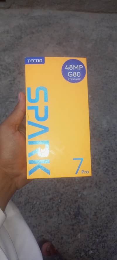 Tecno spark7pro available/ box ka sath dowal sim