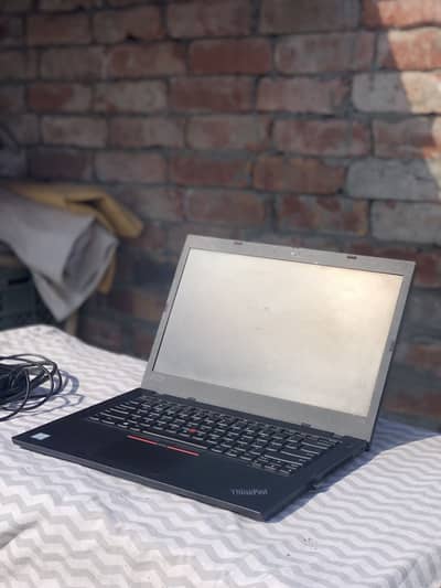 Thinkpad i5 8 gen 10/9.5 condition