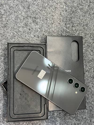 SAMSUNG S24 FE  (COUNTRY LOCK )