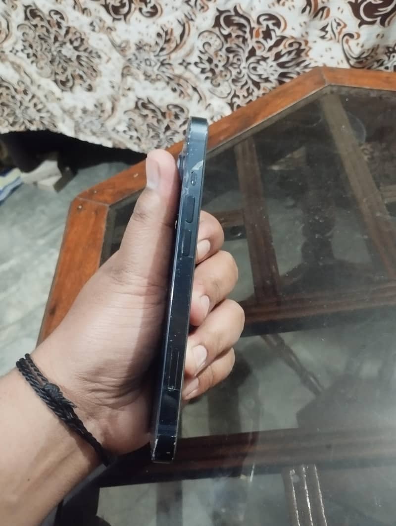 iPhone 14 2
