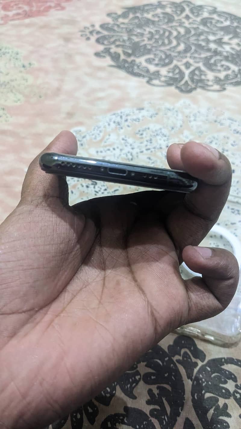 Iphone 11 pro 4