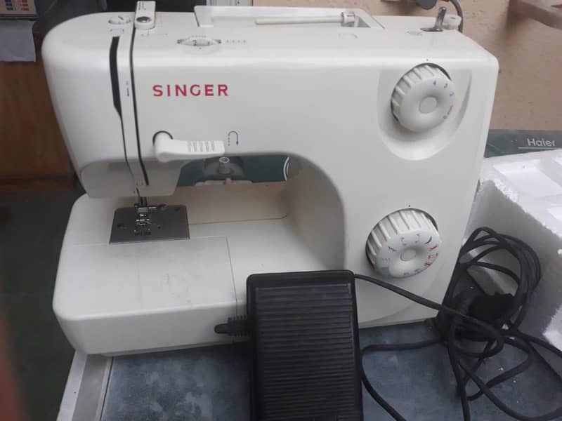 Singer Prelude 8280C Basic Sewing Machine 0