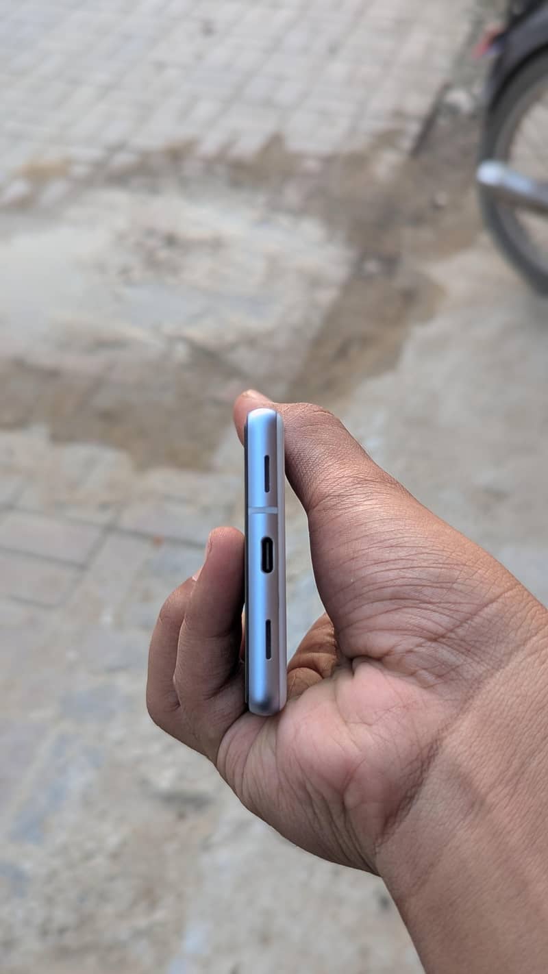Google pixel 7a 3