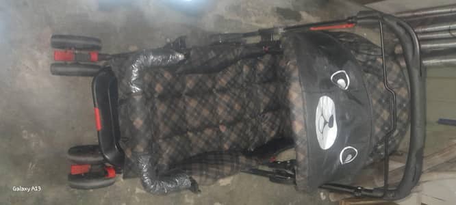 Almost New Baby Pram – Smooth & Comfortable