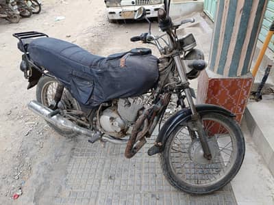 Suzuki GS 150 2017