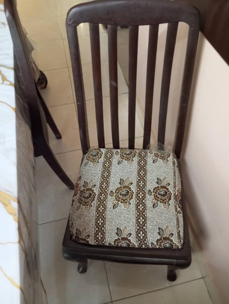 6 seater dining table 4