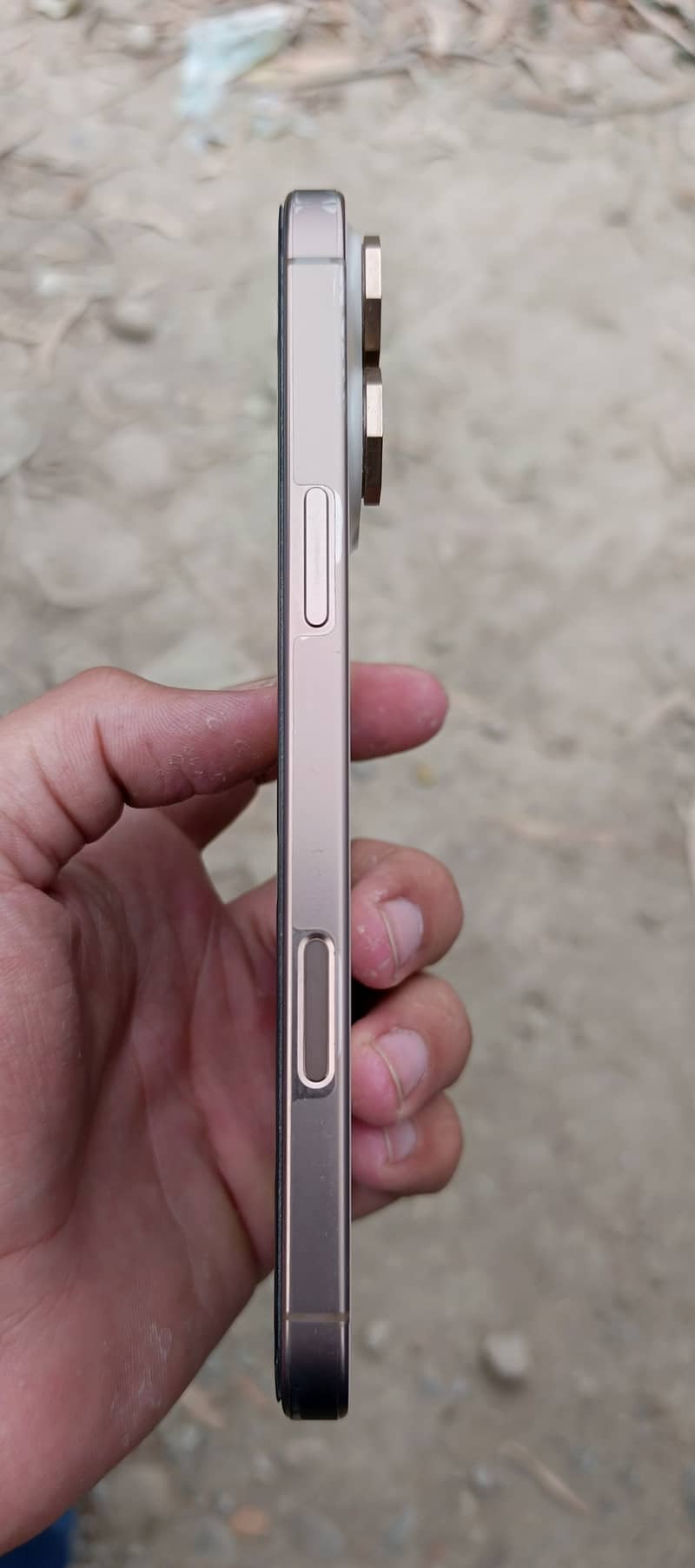 Apple iPhone 16 Pro Max 2