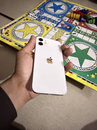 Iphone 12 white colour