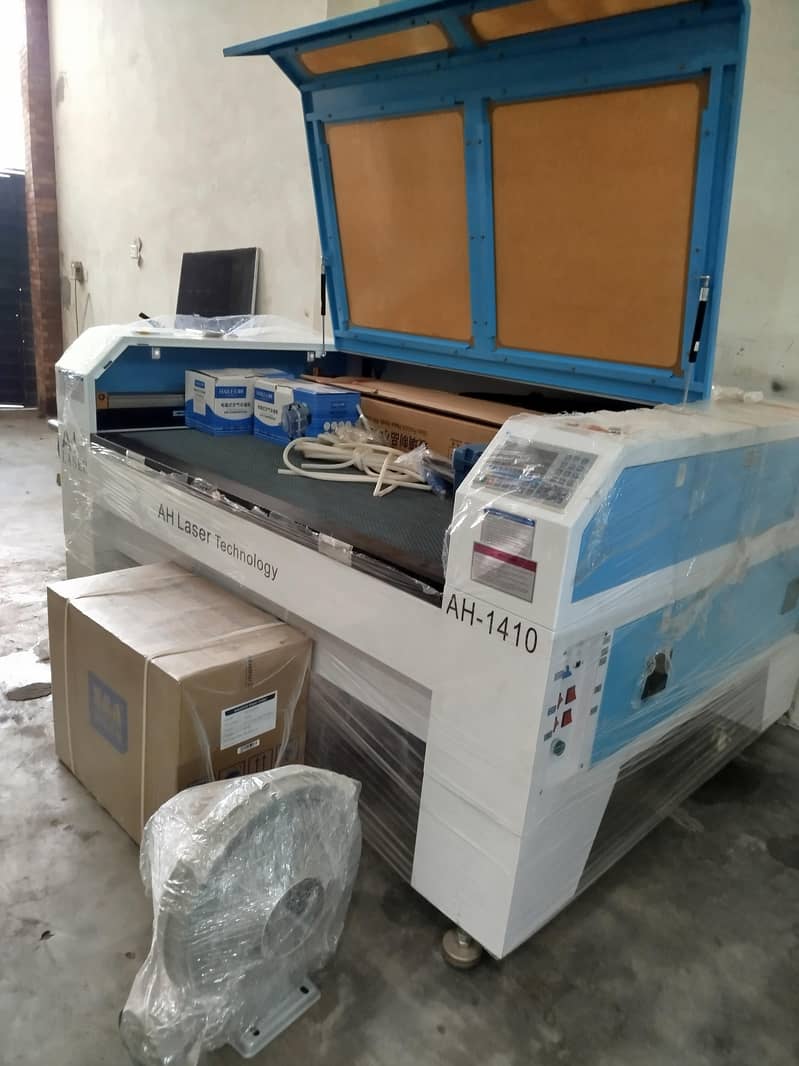 Laser cutting machine 3